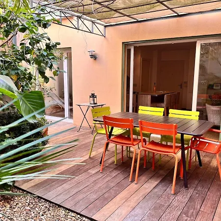 Un Patio à *