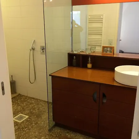 Un Patio A Apartament